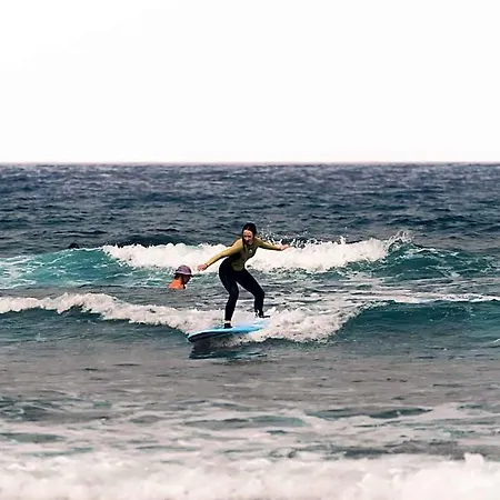 Adeje - Twinfin & Surf Yoga Camp 2* Arona